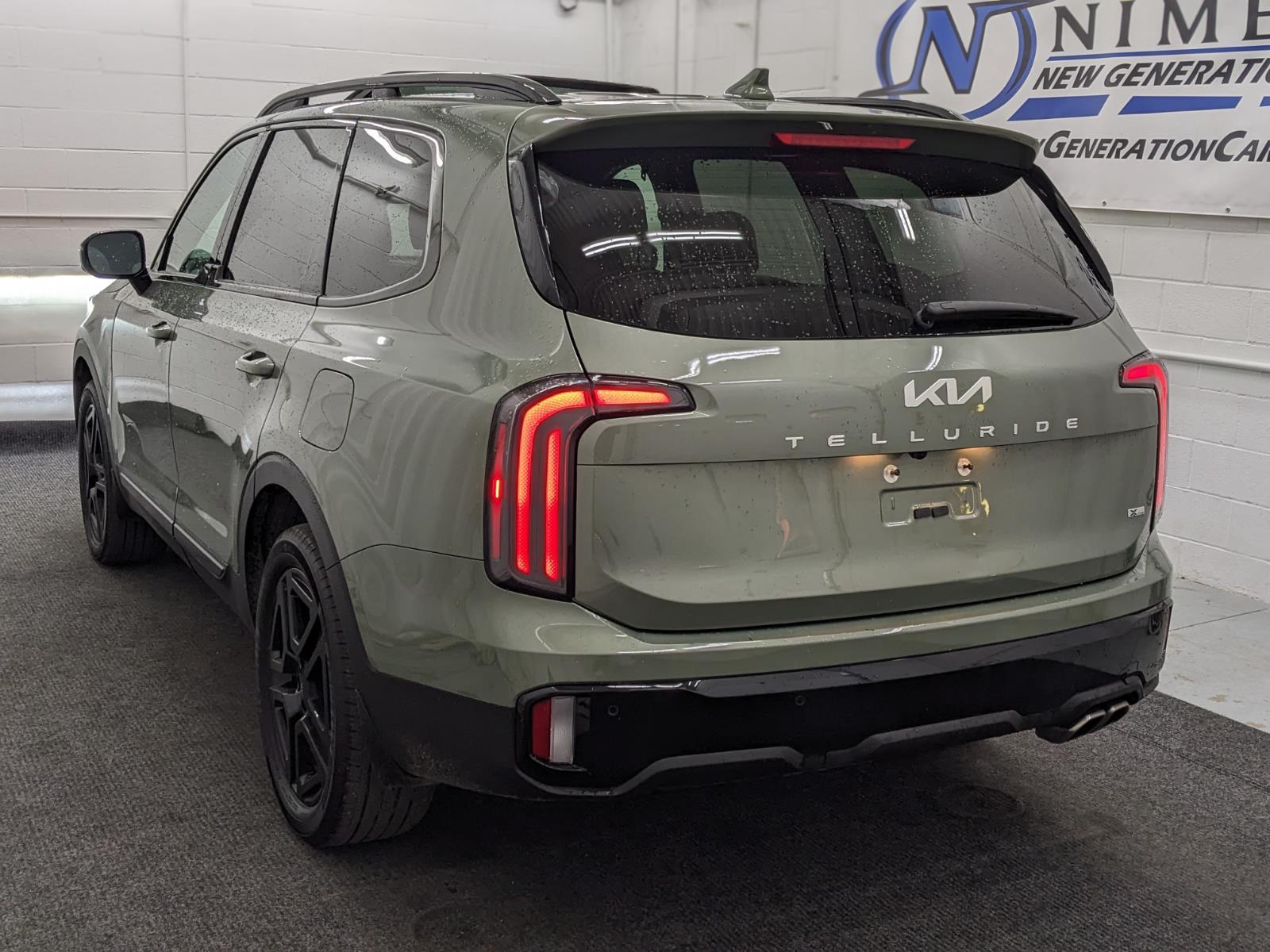 Vehicle image 4 of 40