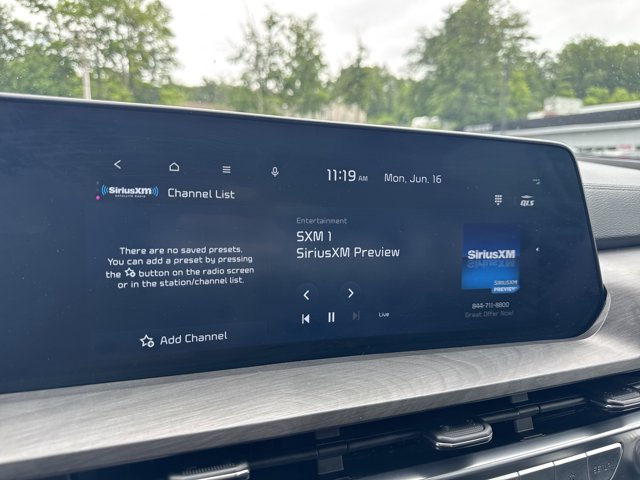 Vehicle image 23 of 37