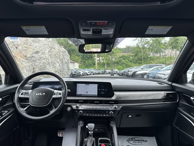 Vehicle image 18 of 37