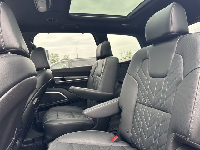 Vehicle image 14 of 37