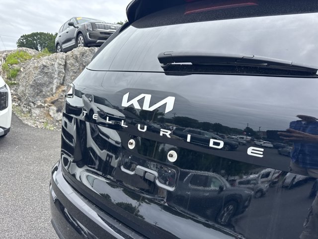 Vehicle image 35 of 37