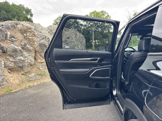 Vehicle image 17 of 37