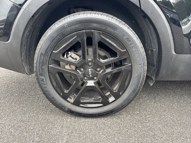 Vehicle image 11 of 37