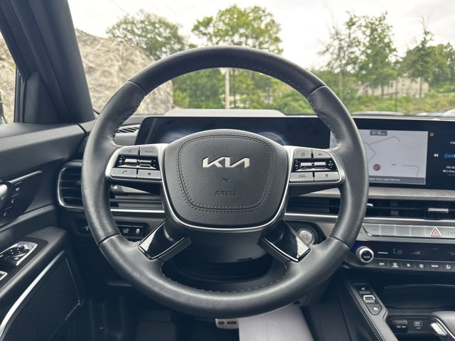 Vehicle image 31 of 37