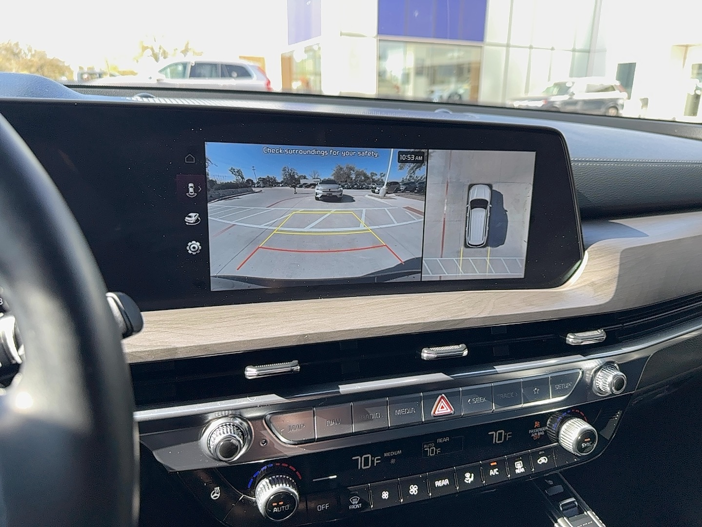 Vehicle image 19 of 24