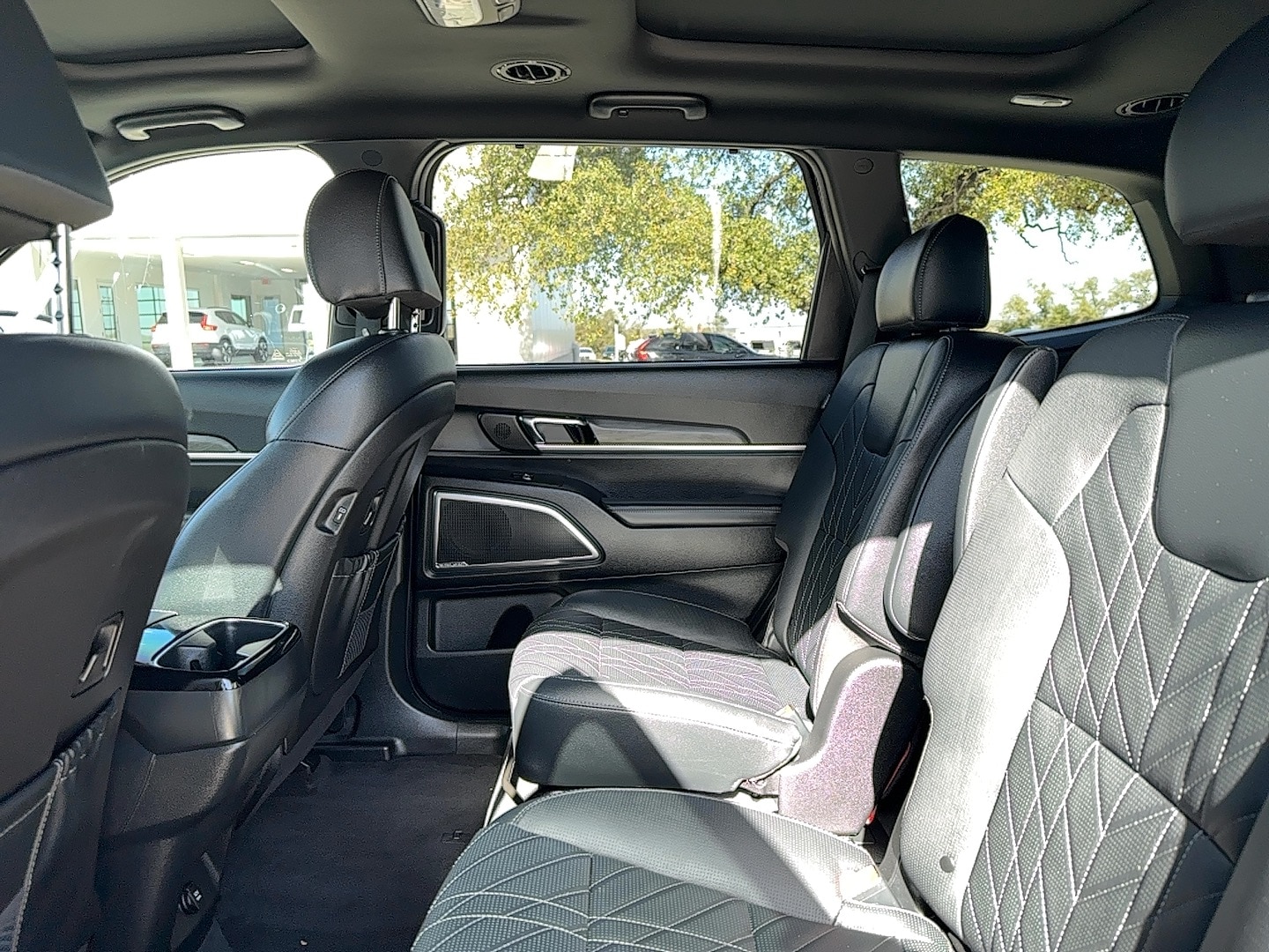 Vehicle image 20 of 24