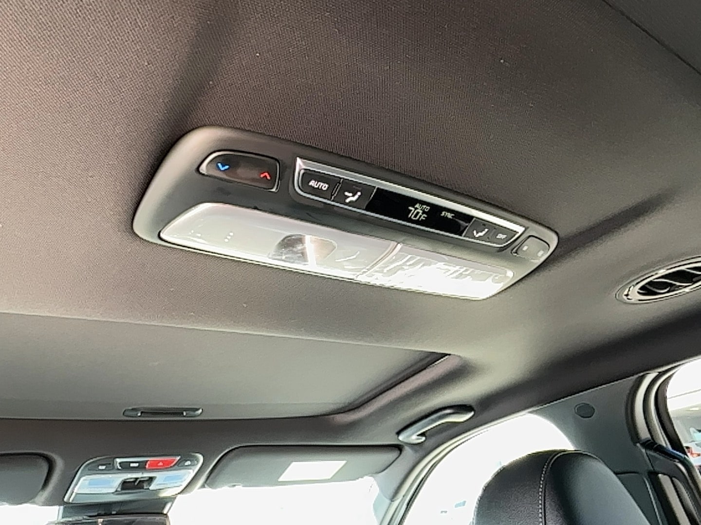 Vehicle image 13 of 24