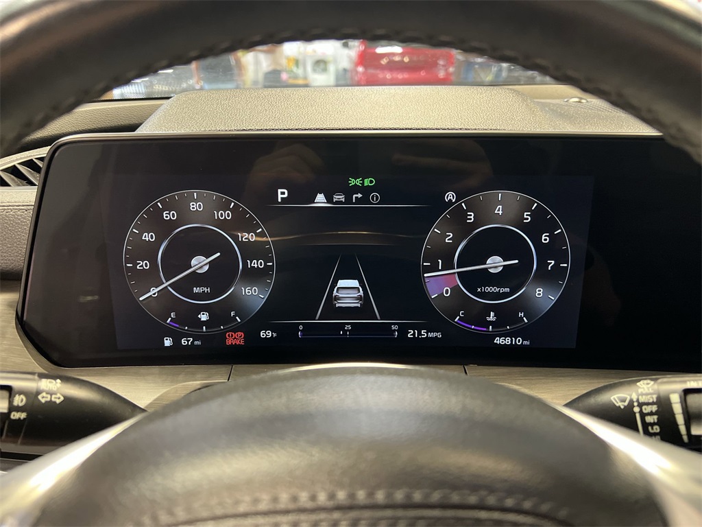 Vehicle image 12 of 33