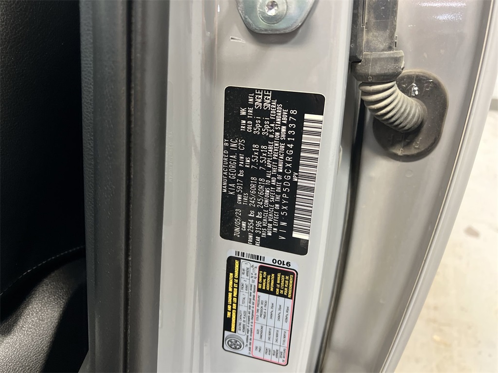 Vehicle image 32 of 33
