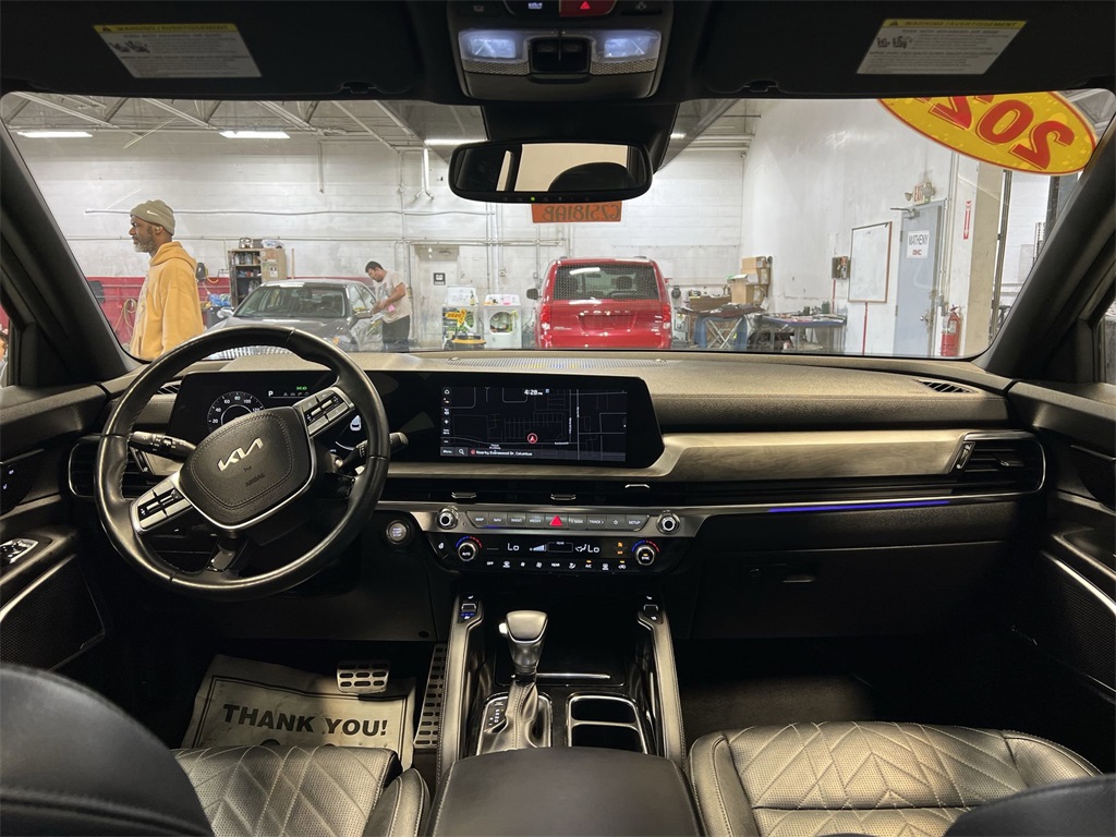 Vehicle image 20 of 33