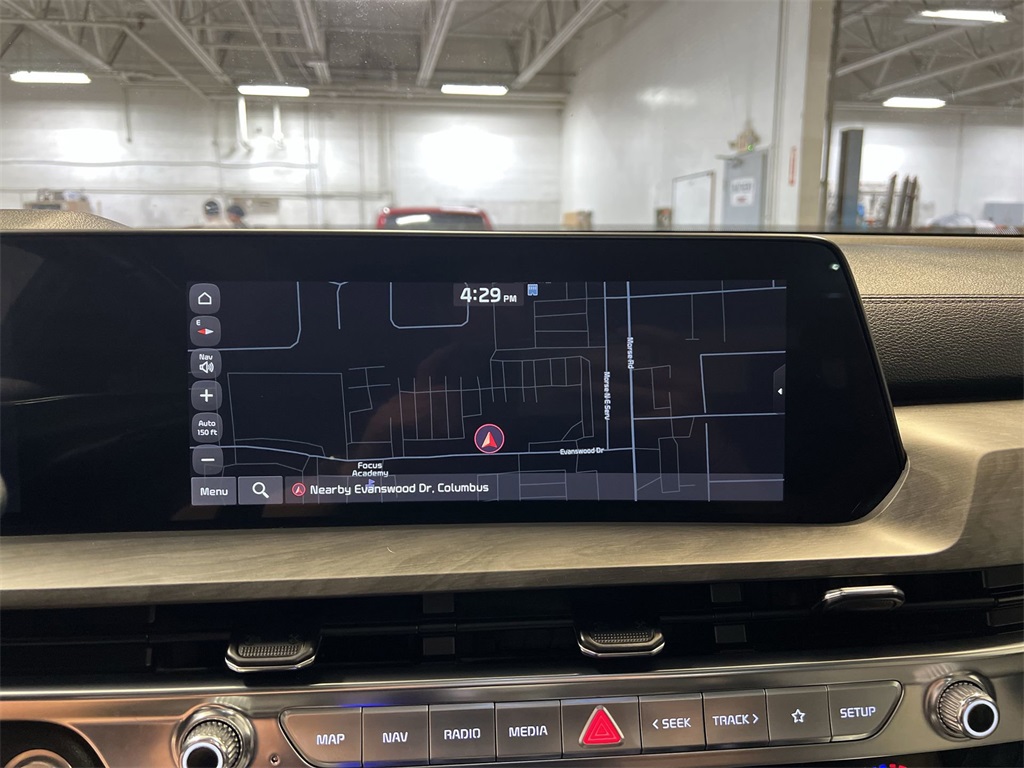 Vehicle image 14 of 33