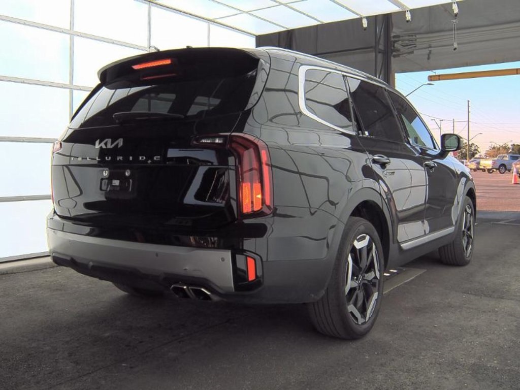 Vehicle image 2 of 9