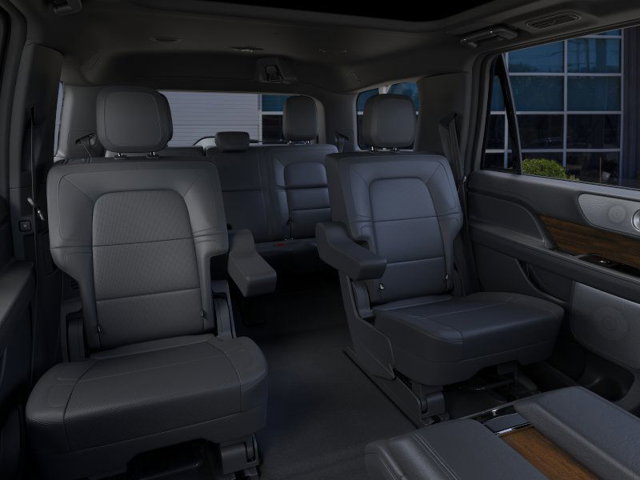 Vehicle image 11 of 23