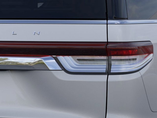 Vehicle image 21 of 23