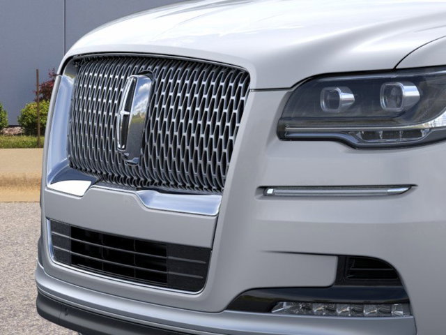 Vehicle image 17 of 23