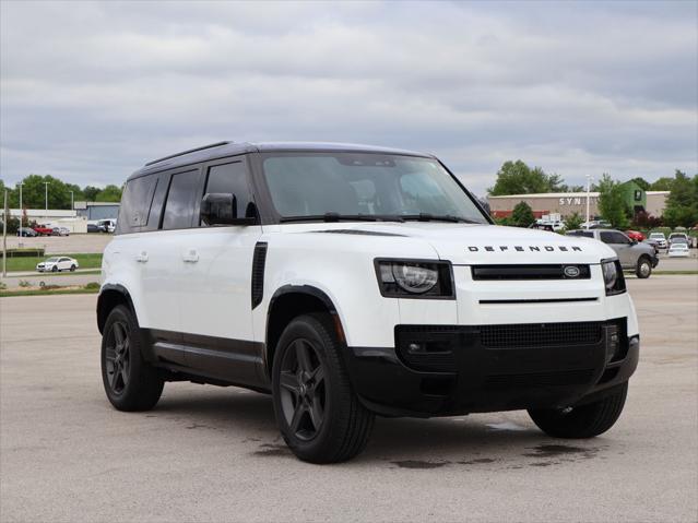2024 Land Rover Defender X-Dynamic SE Image 3 of 39