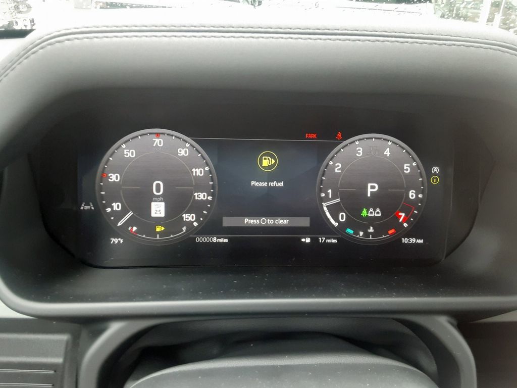 2024 Land Rover Defender SE Image 19 of 30