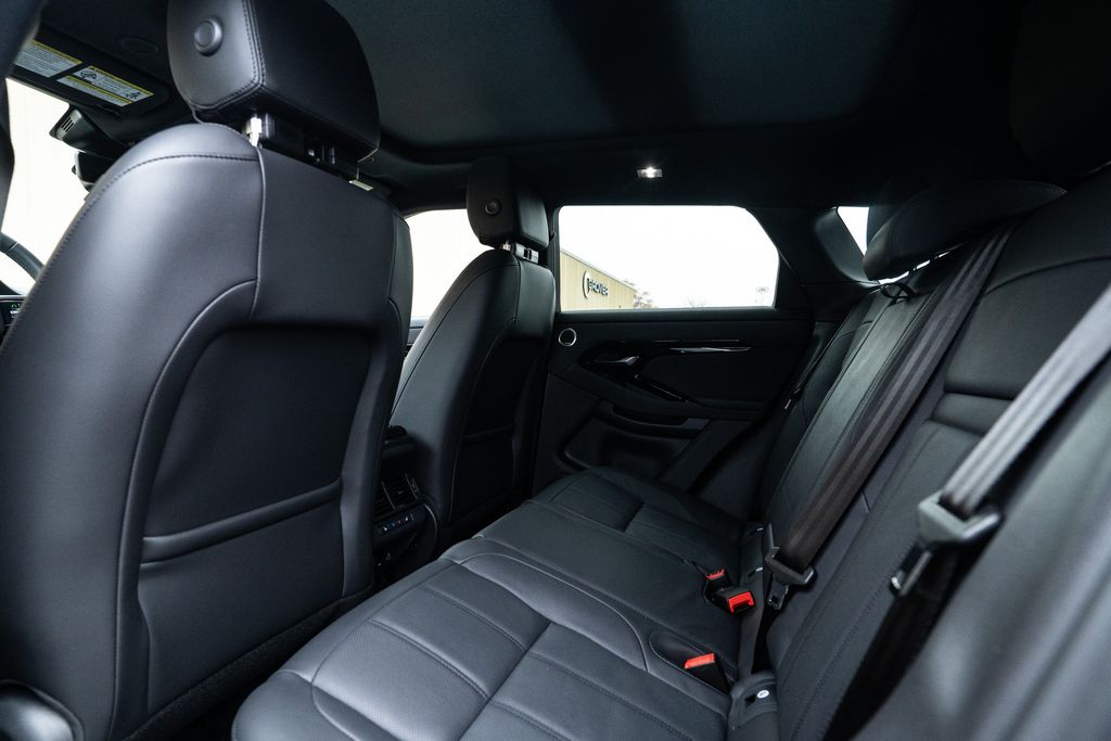 2024 Land Rover Range Rover Evoque Core S Image 13 of 37