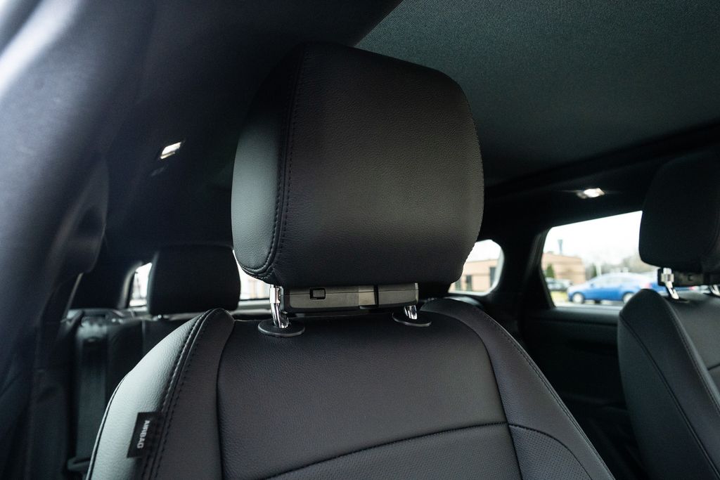 2024 Land Rover Range Rover Evoque Core S Image 15 of 37