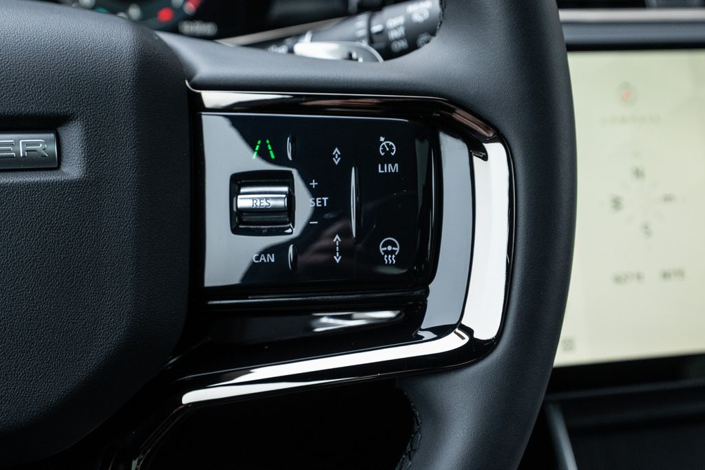 2024 Land Rover Range Rover Evoque Core S Image 36 of 37