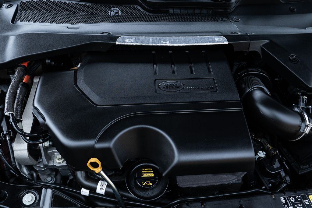 2024 Land Rover Range Rover Evoque Core S Image 8 of 37