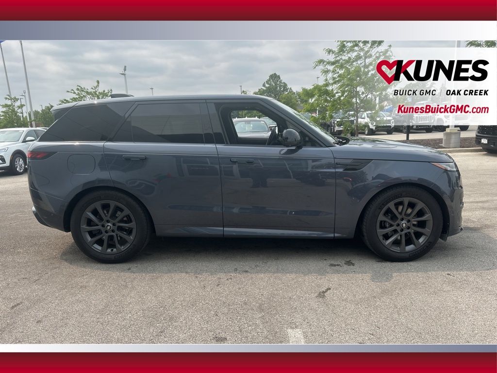 Vehicle image 4 of 31