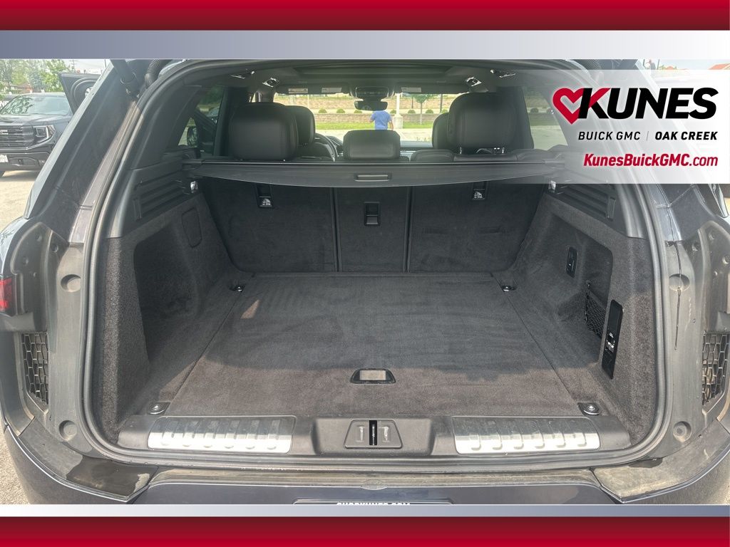 Vehicle image 23 of 31