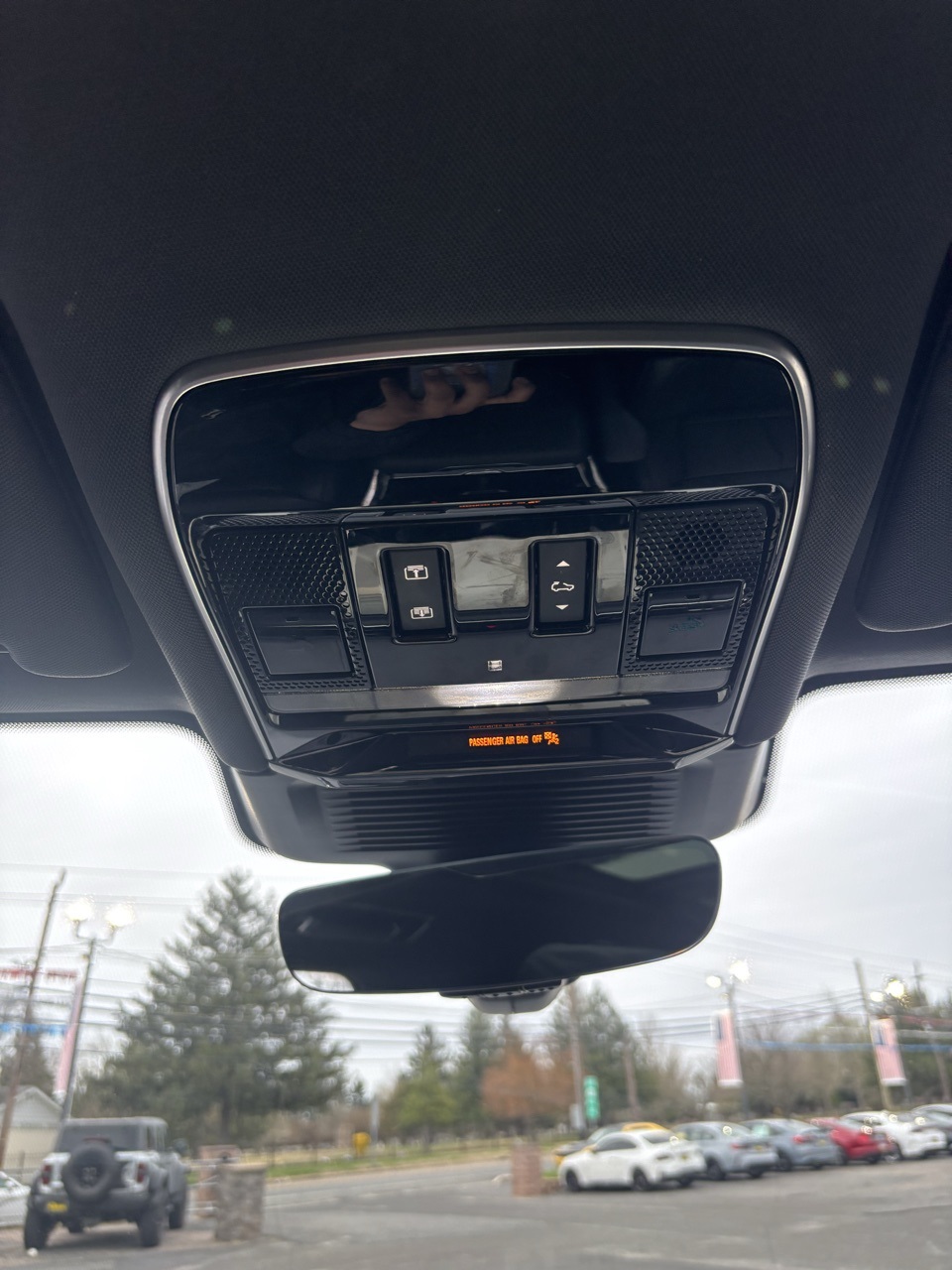 Vehicle image 14 of 19