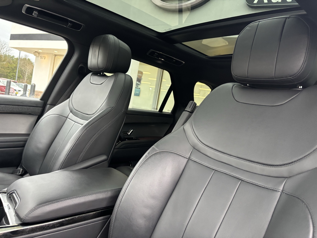 Vehicle image 8 of 19