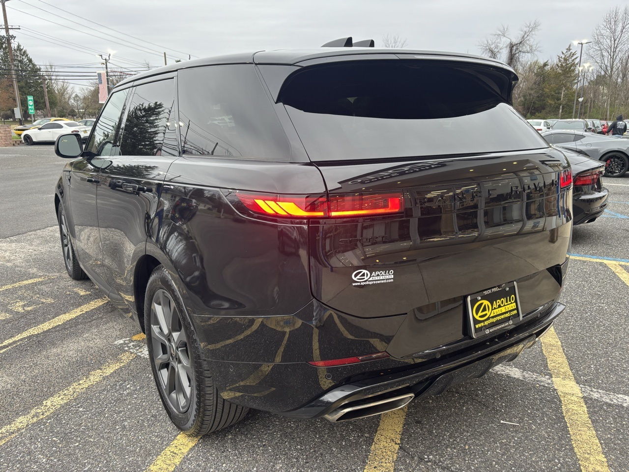 Vehicle image 4 of 19