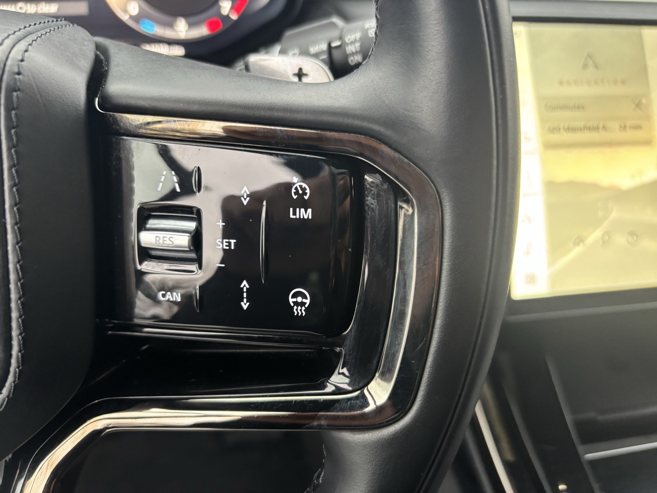 Vehicle image 11 of 19