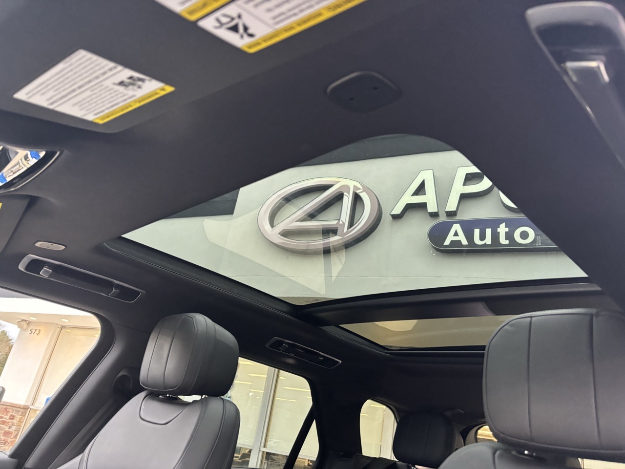 Vehicle image 15 of 19
