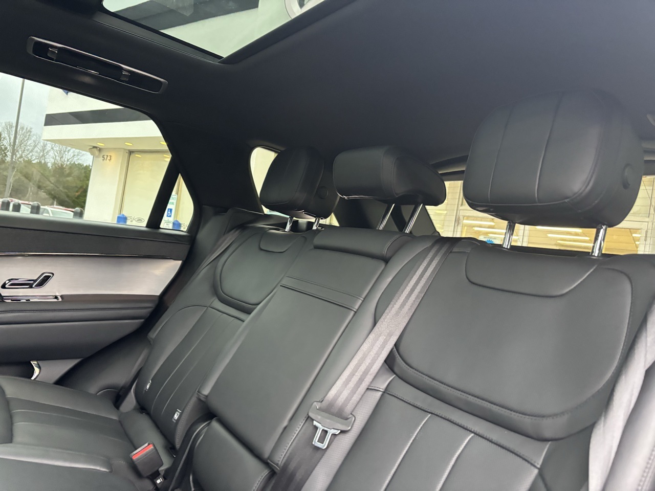 Vehicle image 18 of 19