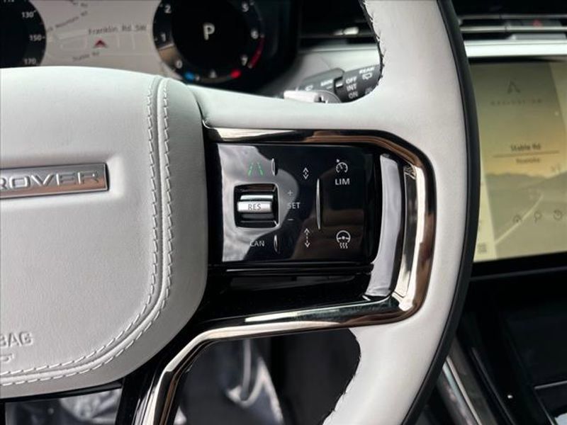 2024 Land Rover Range Rover Sport Dynamic SE Image 15 of 24