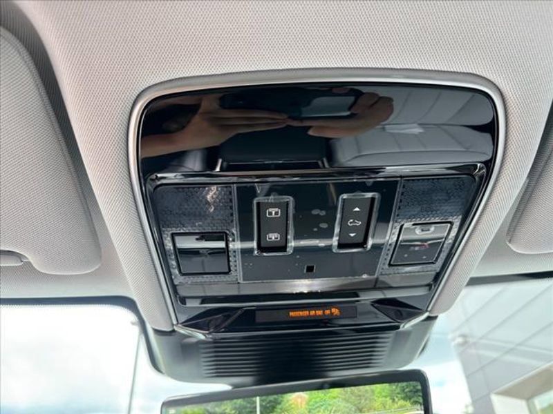 2024 Land Rover Range Rover Sport Dynamic SE Image 19 of 24