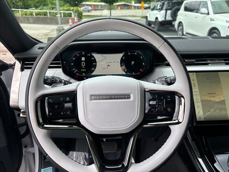 2024 Land Rover Range Rover Sport Dynamic SE Image 14 of 24