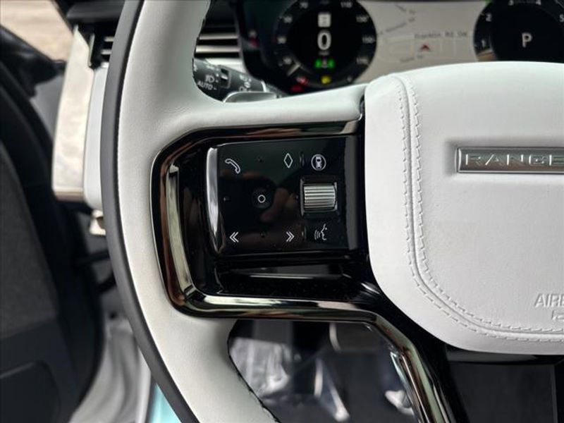 2024 Land Rover Range Rover Sport Dynamic SE Image 13 of 24