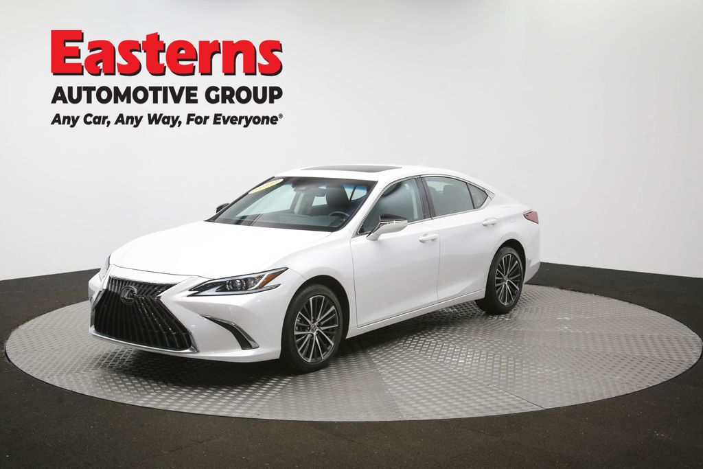 2024 Lexus ES 250 Image 3 of 68