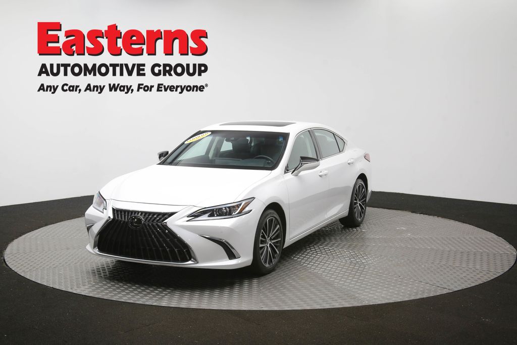2024 Lexus ES 250 Image 1 of 68