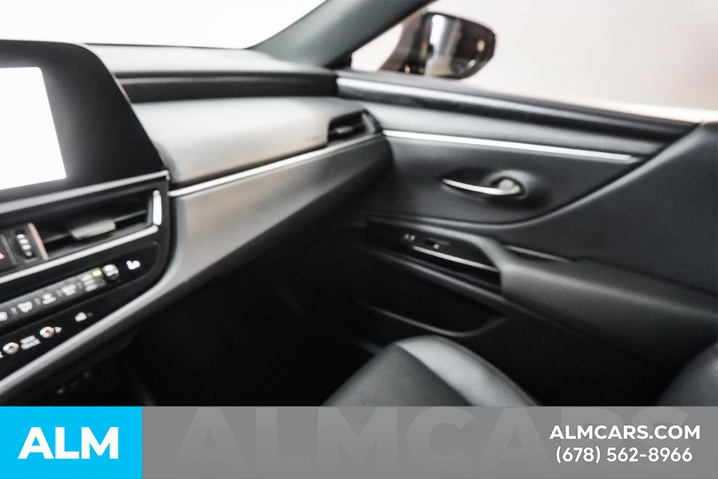 2024 Lexus ES 300h Image 48 of 97