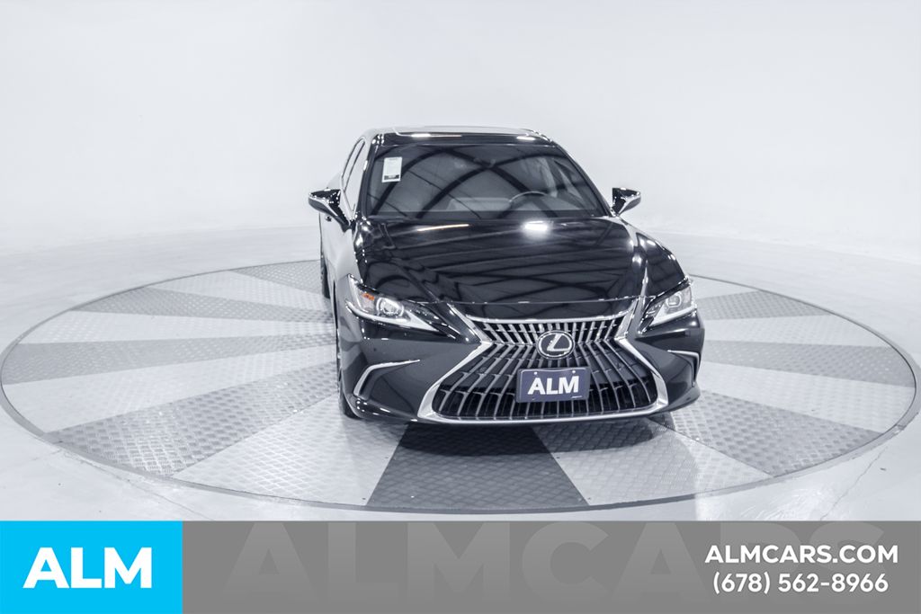 2024 Lexus ES 300h Image 5 of 97