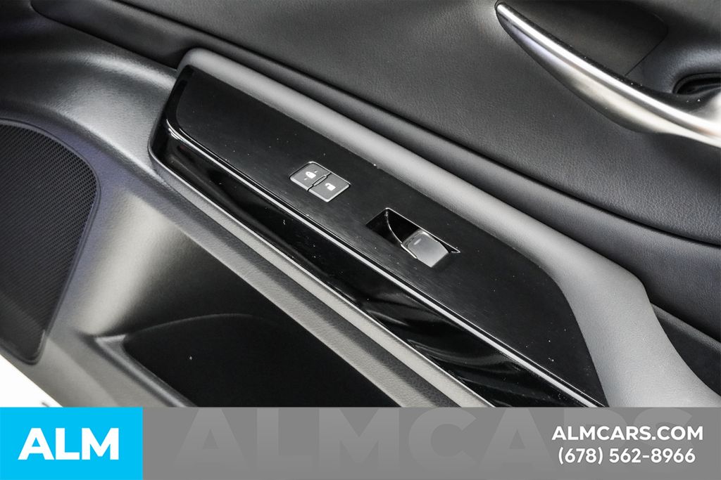 2024 Lexus ES 300h Image 37 of 97