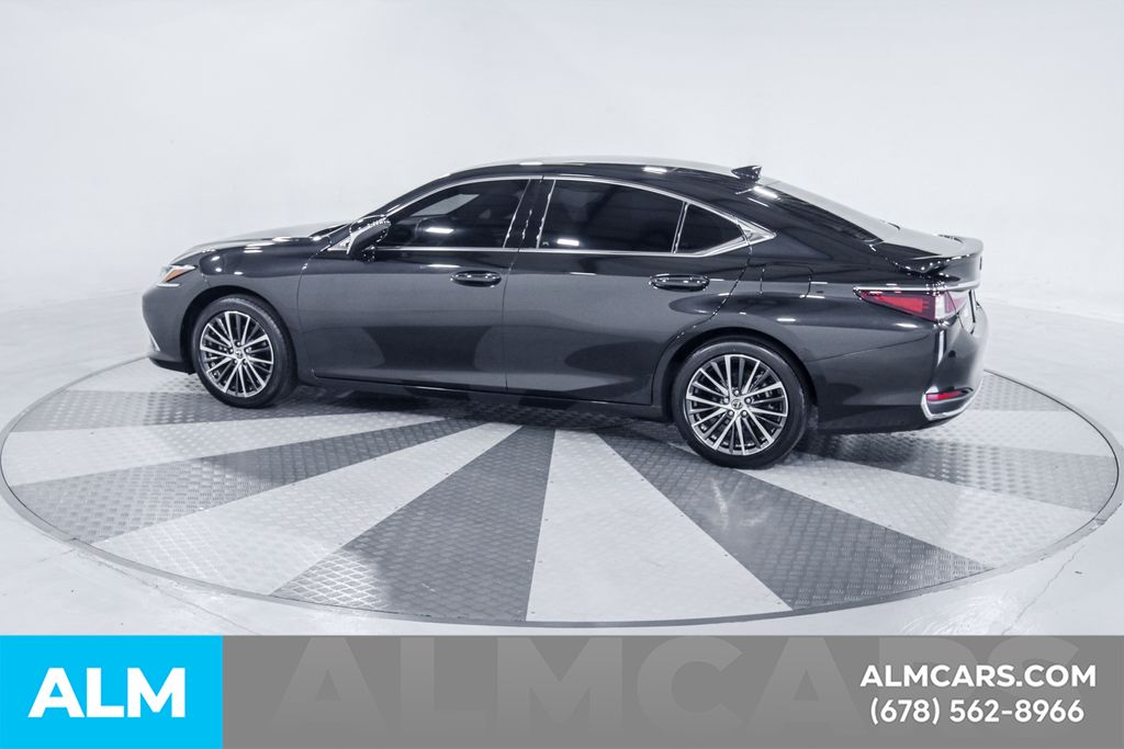 2024 Lexus ES 300h Image 11 of 97