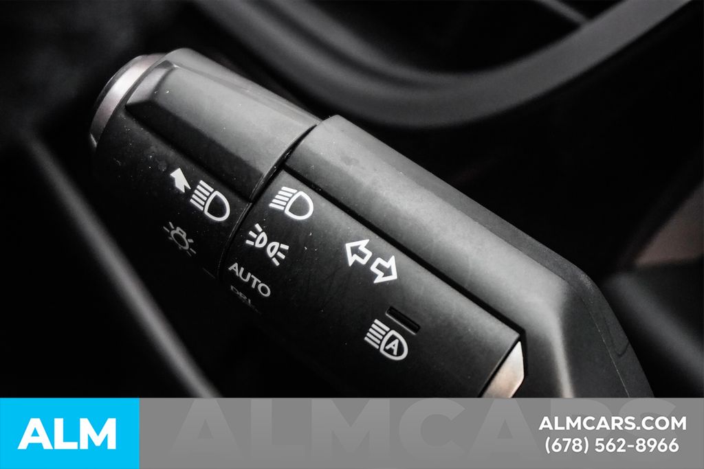 2024 Lexus ES 300h Image 38 of 97