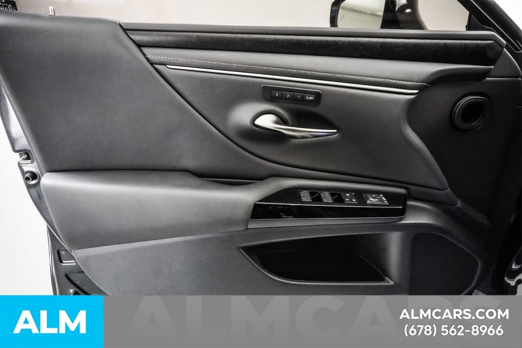 2024 Lexus ES 300h Image 55 of 97