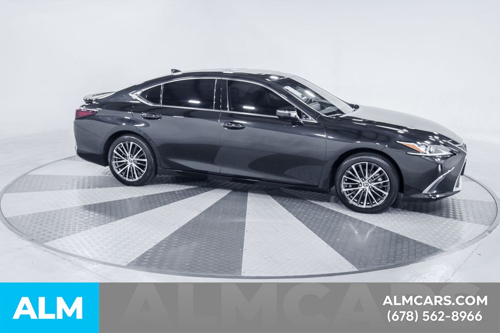 2024 Lexus ES 300h Image 6 of 97