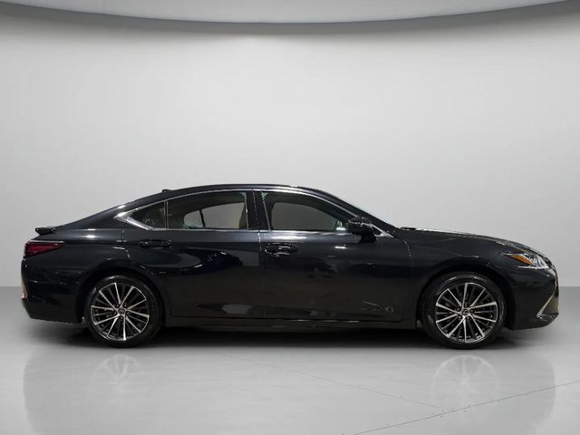 2024 Lexus ES 350 Image 2 of 36