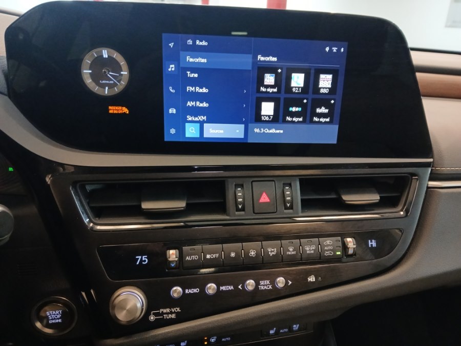 2024 Lexus ES 350 Image 24 of 42