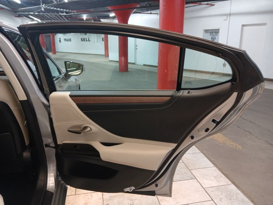 2024 Lexus ES 350 Image 42 of 42