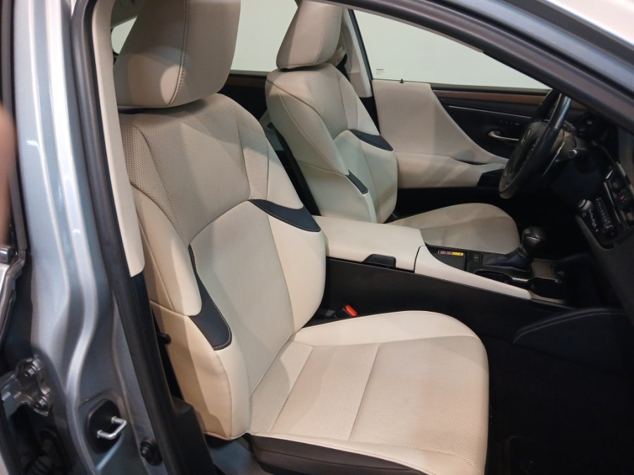 2024 Lexus ES 350 Image 12 of 42